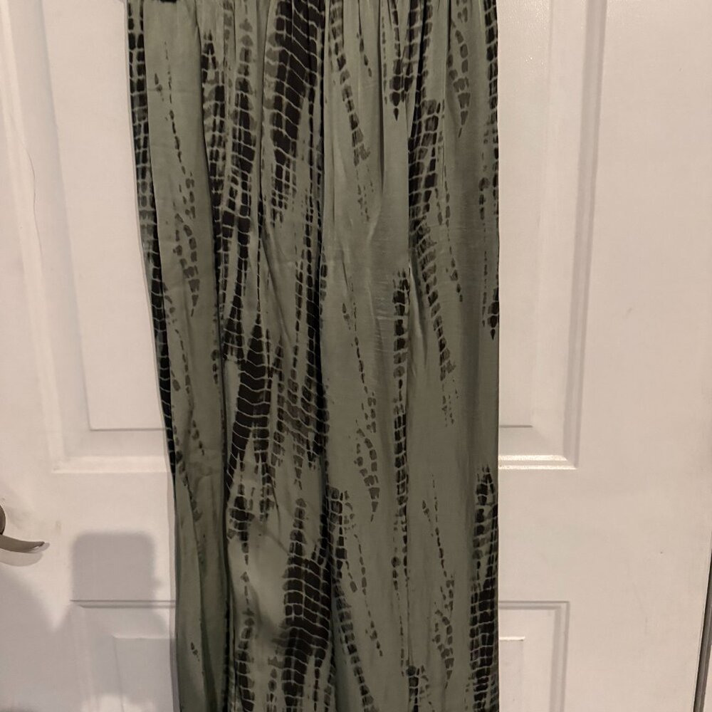 Green/Black Silk Pull On Flowy Pants